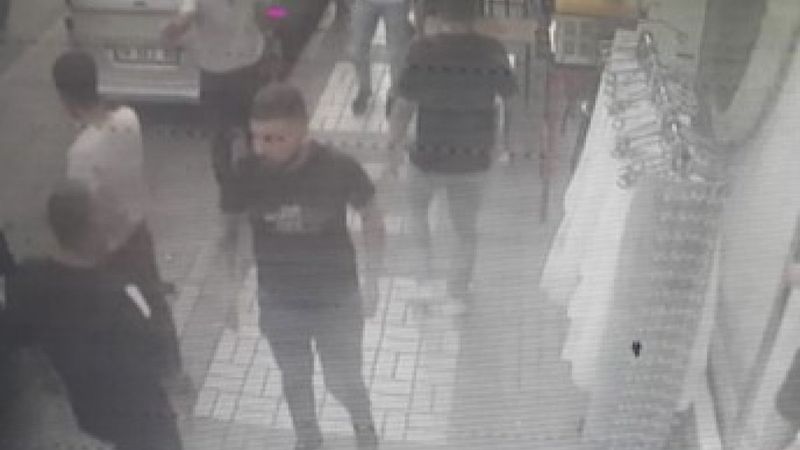 Bursa'da otomobilden cadde ortasında rastgele ateş açıldı