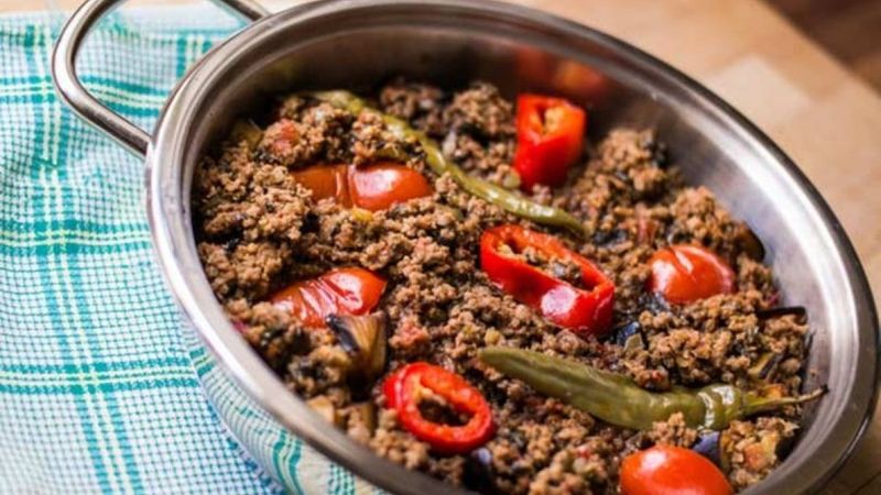 MasterChef menüsünden: Her sofranın vazgeçilmezi olan patlıcanlı musakka tarifi..