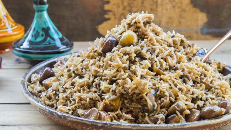 MasterChef menüsünden: Tek başına lezzet şöleni içli pilavın tarifi..