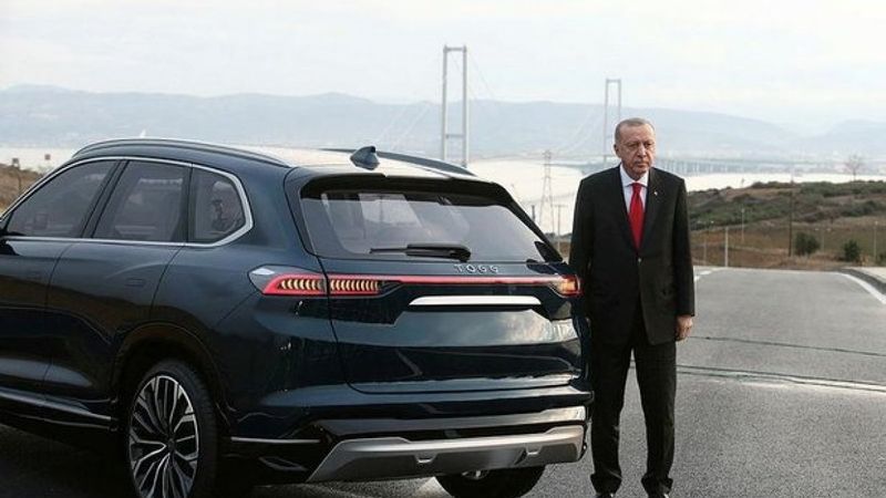Cumhurbaşkanı Erdoğan: Yerli otomobilimizi 2023'te yollarda göreceğiz