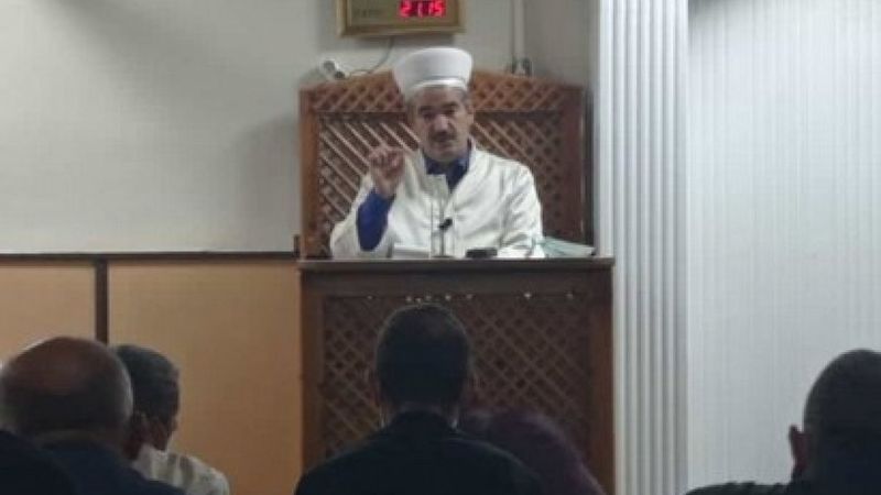 Hakkari'de imam, evlilik ve düğünlerdeki israfa karşı uyardı: Gençlerimiz evlenmiyor