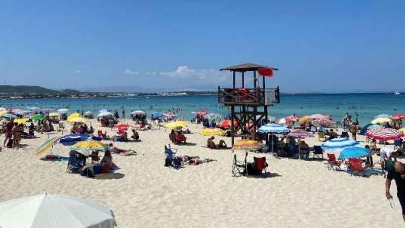 Çeşme'de tatilci yoğunluğu azaldı