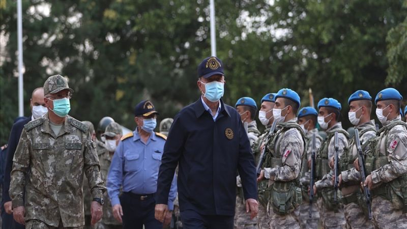 Hulusi Akar, TSK komuta kademesi ile birlikte Yunanistan sınırında