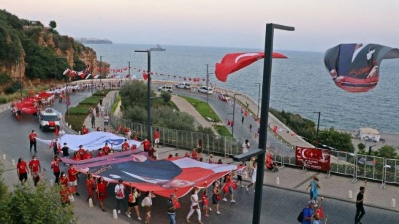 Antalya'da HES kodlu fener alayı
