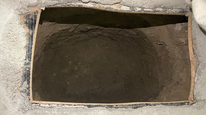 Manisa'da evine kazdığı çukurda yakalandı