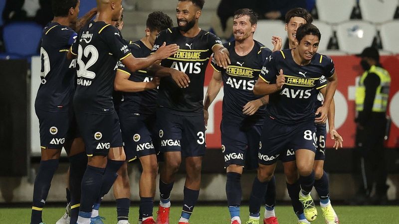 Fenerbahçe'de bir isim daha gitti! Sarı-lacivertli camiadan ayrılan o isim..