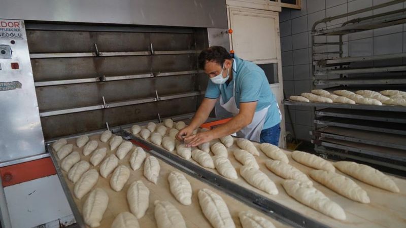 Kastamonu'da çamurdan temizlenen fırında ekmek üretimine başlandı