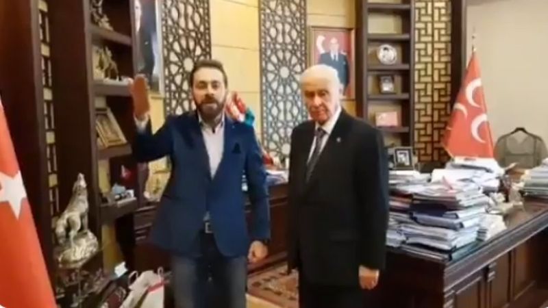 Devlet Bahçeli'nin yanında Bahçeli taklidi yapan komedyen