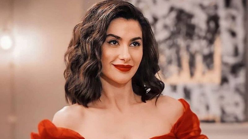 Sağ gösterip sol vurdu! Nesrin Cavadzade yeni dizisiyle Yasak Elma'ya rakip oldu