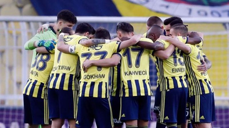 Fenerbahçelilere kötü haber! Sivas maçı öncesi o isim sakatlandı