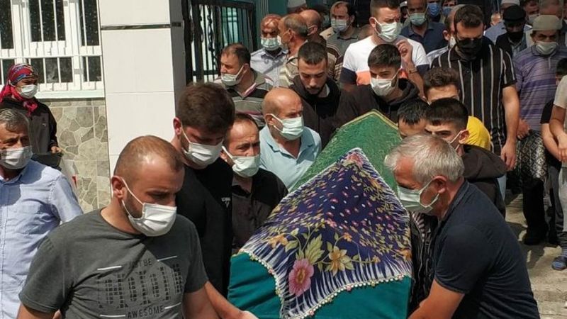 Samsun'da evlenen genç kadın, düğün günü annesini kaybetti