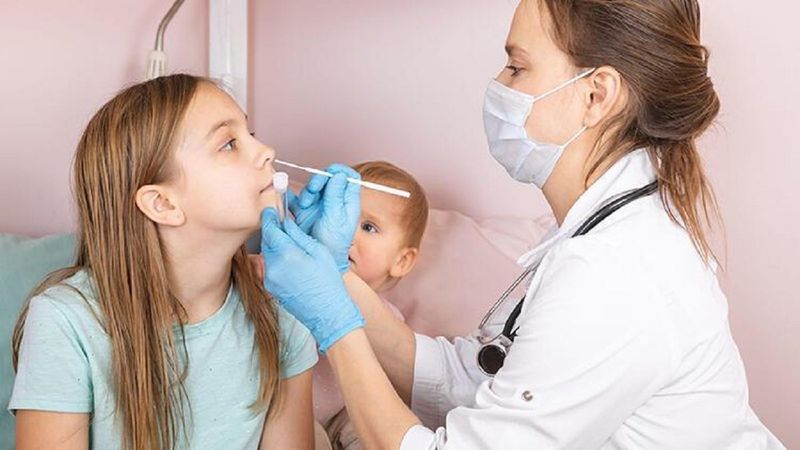 Okullarda PCR testi nasıl yapılacak, öğrencilere zorunlu mu? Bakan Koca açıkladı