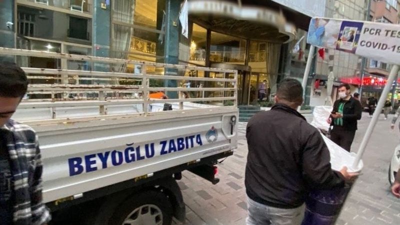 Beyoğlu'nda 'Kaçak Tur' stantlarına ceza yağdı