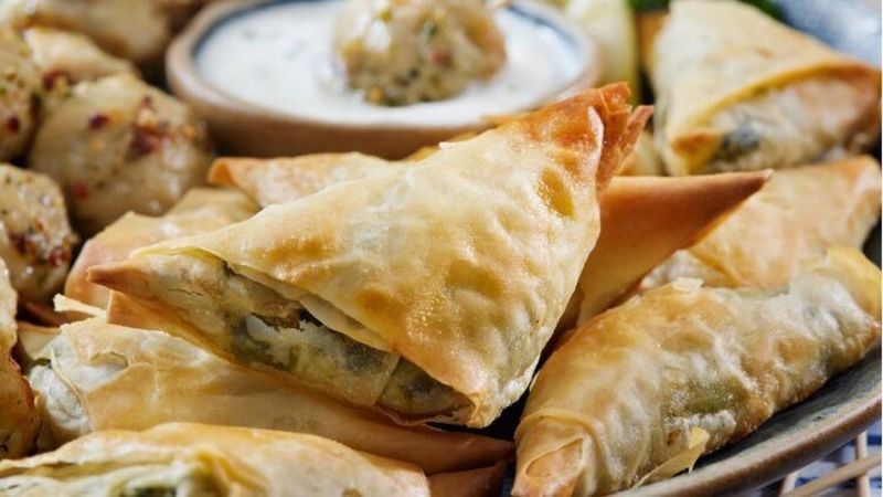 Gelinim Mutfakta menüsünden: Acı biber reçelli muska böreği tarifi