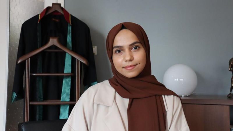 Kocaeli'de yol ortasında aracından inen kadın sürücü, hemcinsine saldırdı