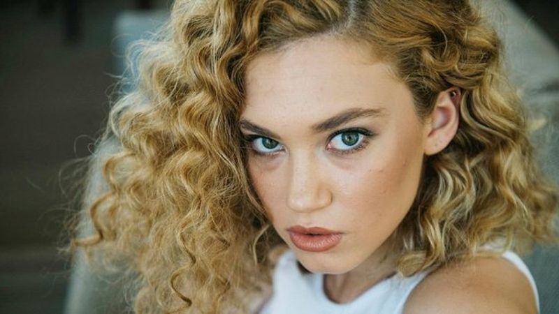 Masumlar Apartmanı'nın Rüya'sı Melisa Şenolsun'un kardeşi bakın kim çıktı!