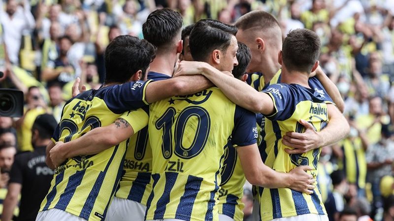 Fenerbahçe- Eintracht Frankfurt maçının ilk 11'leri belli oldu mu? O isim geri dönüyor