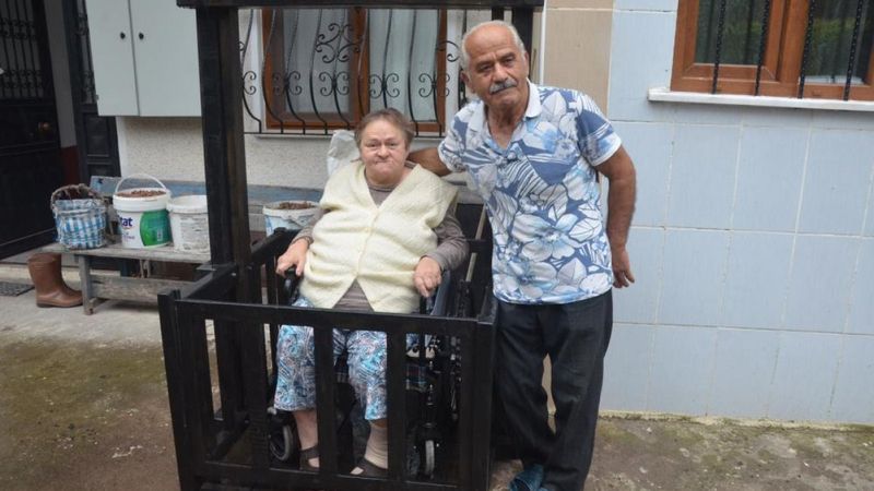 Ordu'da dışarı çıkamayan eşi için ustalığını konuşturdu