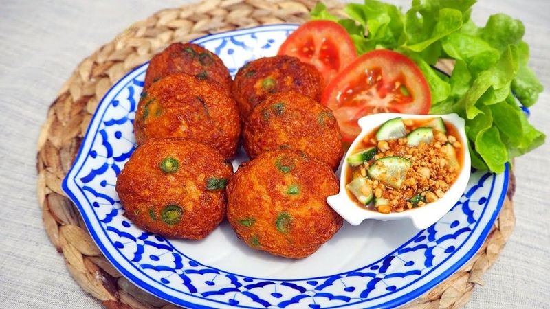 Tayland mutfağının en sevileni: Balık köftesi (Tod Mun Pla) tarifi