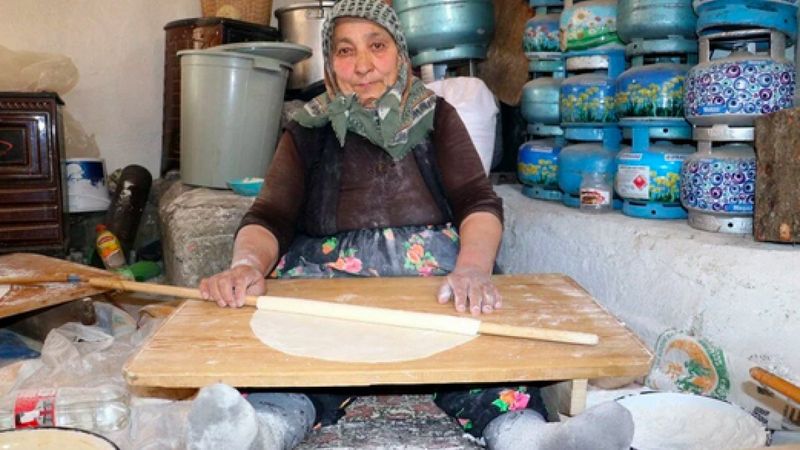 Sivas'ta kadınların yaptıkları ekmek 1 yıl bayatlamıyor