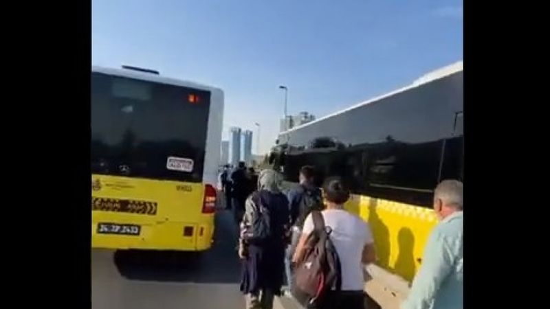 15 Temmuz Şehitler Köprüsü'nde metrobüs arızası