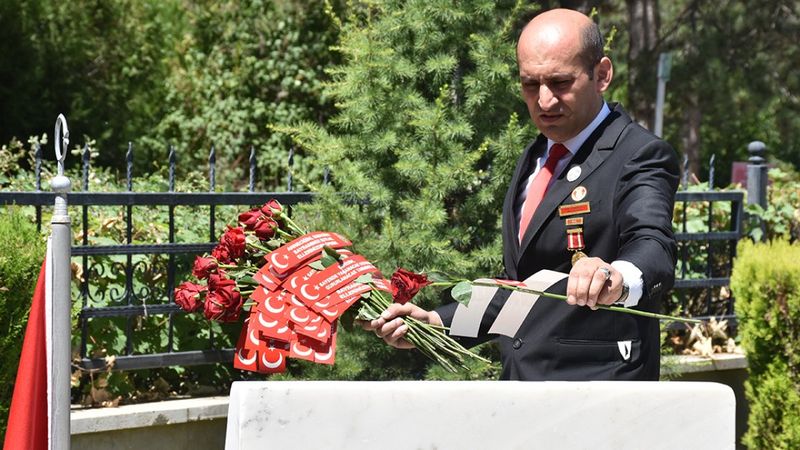 Gazi İsmail Kumartaşlı, 17 yıldır beyninde şarapnel parçalarıyla yaşıyor