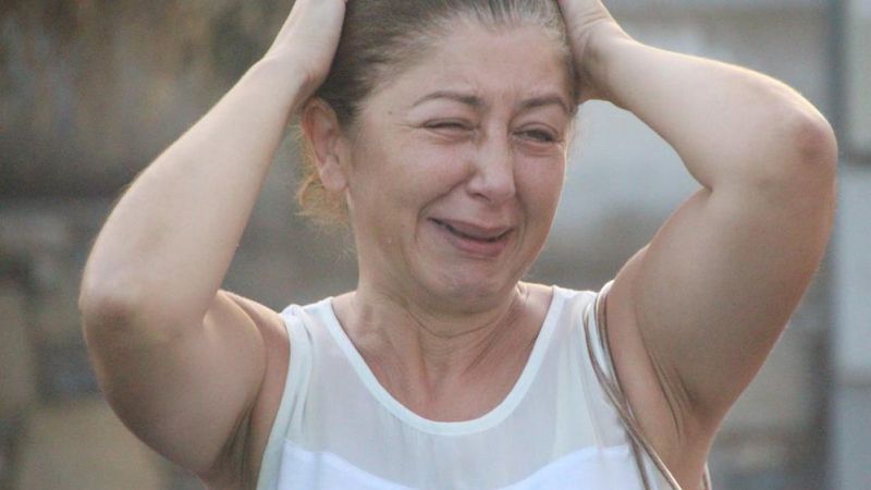 Muğla'da evi yanan kadın yangını gözyaşları içinde izledi