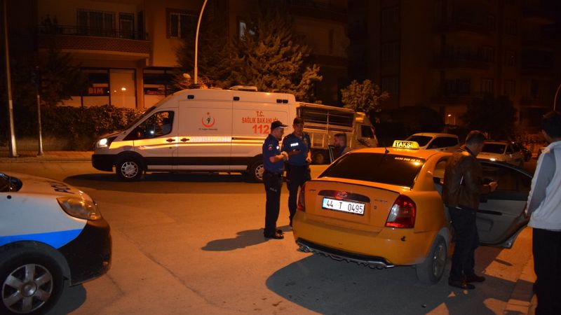 Malatya'da iki kişi silahla birbirine ateş etti