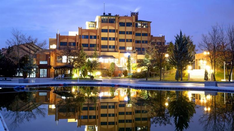 Milletvekilleri, 4 yıldızlı otelde aileleriyle birlikte yatarak tedavi görecek