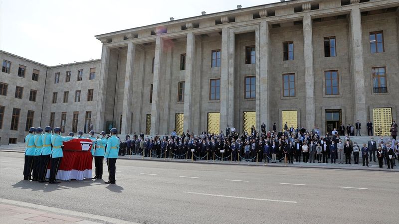 Şahin Mengü için TBMM’de tören düzenlendi