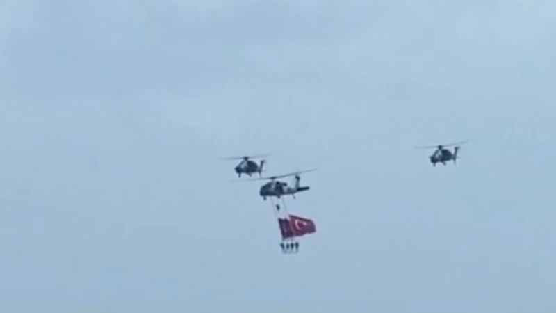 TEKNOFEST'e özel gökyüzünde gösteri