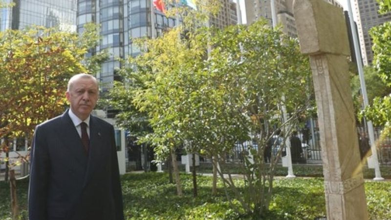 Cumhurbaşkanı Erdoğan, New York'ta Göbeklitepe Anıtı'nı gezdi