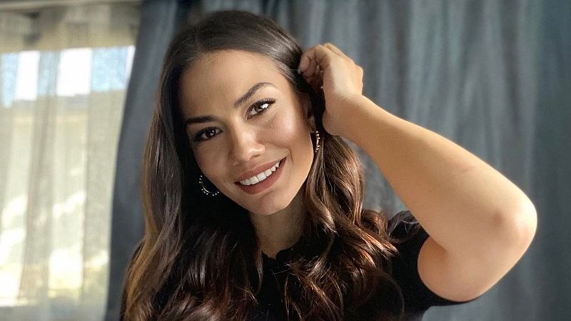 Demet Özdemir ters ışıkta kalınca olanlar oldu! Sosyal medyanın diline düştü: Yoksa orijinali bu mu?