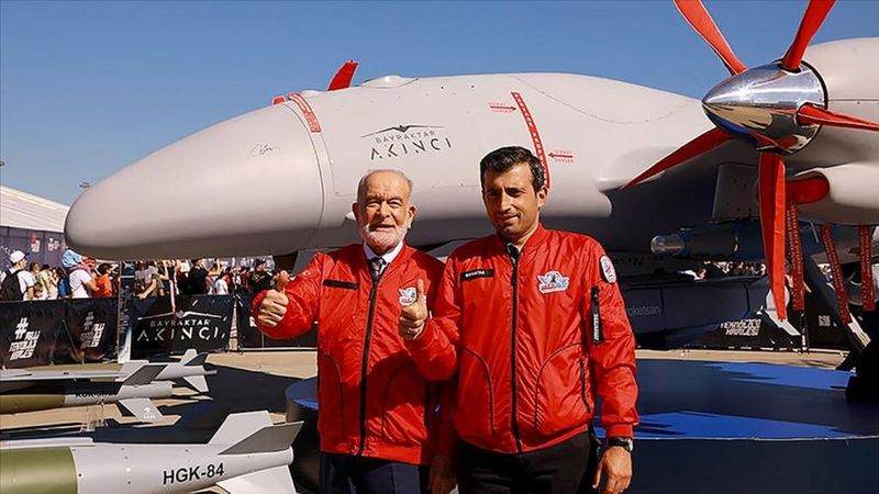 Temel Karamollaoğlu, TEKNOFEST'i ziyaret etti