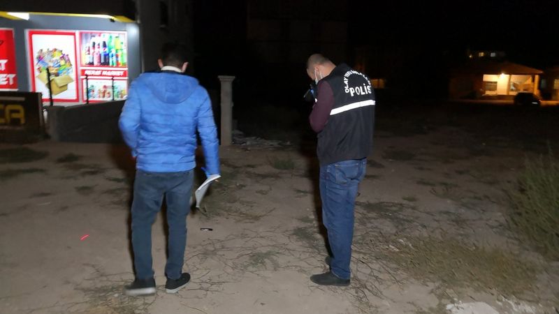 Aksaray'da tartıştığı kişinin karnına silahla ateş etti