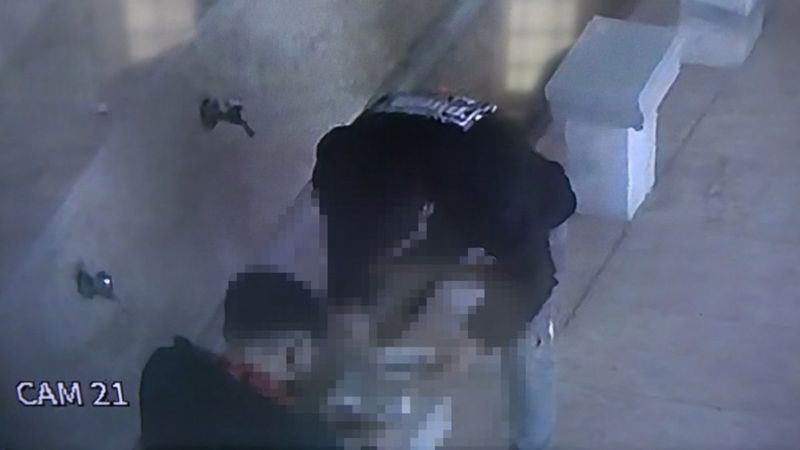 Sultangazi'deki camide uyuşturucu kullananlara dayak