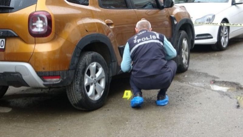 Trabzon'da kavgayı ayırmaya çalışan kişi, kurşunun hedefi oldu