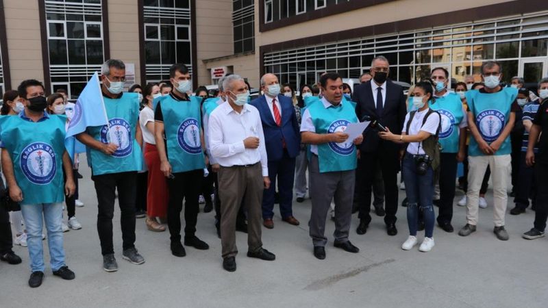 Adana’da sağlık çalışanları darbedildi