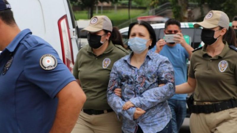 Ankara'da evinin bahçesinde köpek ölüleri bulunan kadın tahliye edildi