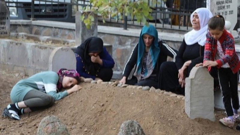 Bingöl'de şehit düşen işçiler geride 4 yetim ile gözü yaşlı aileler bıraktı