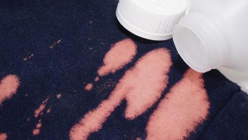 Çamaşır suyu lekesi nasıl çıkar