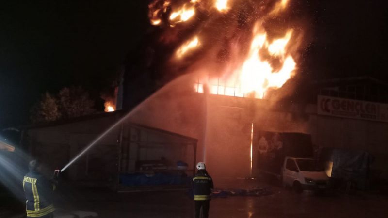 Kastamonu'da toptancıda çıkan yangın söndürüldü