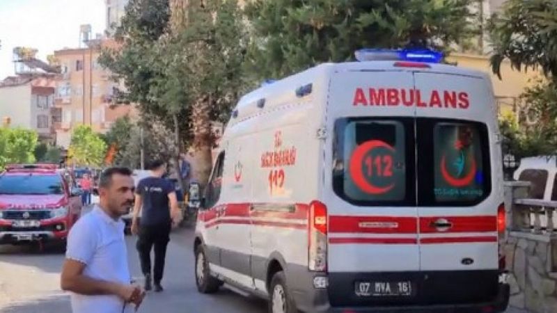 Antalya'da anne, devlet korumasına alınan çocuğunu vermemek için evi yaktı