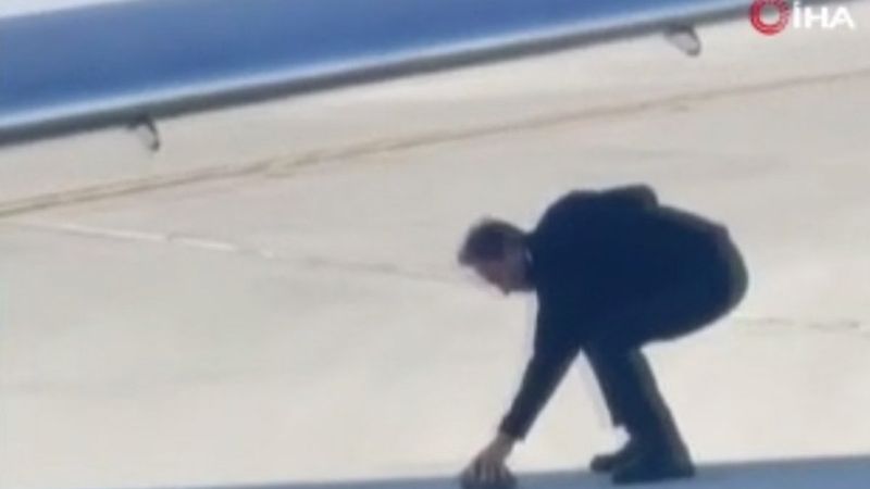 Duyarlı pilot, pistte gördüğü kaplumbağanın hayatını kurtardı