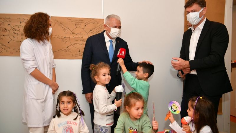 Binali Yıldırım'dan 'ne iş yapıyorsun' diye soran öğrenciye: İş arıyorum