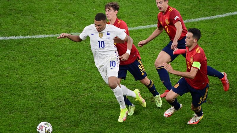 Fransa İspanya'yı 2-1 yenerek şampiyon oldu