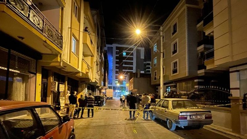 İzmir'de 20 gün önce baba olan şahıs, bıçaklanarak öldürüldü 