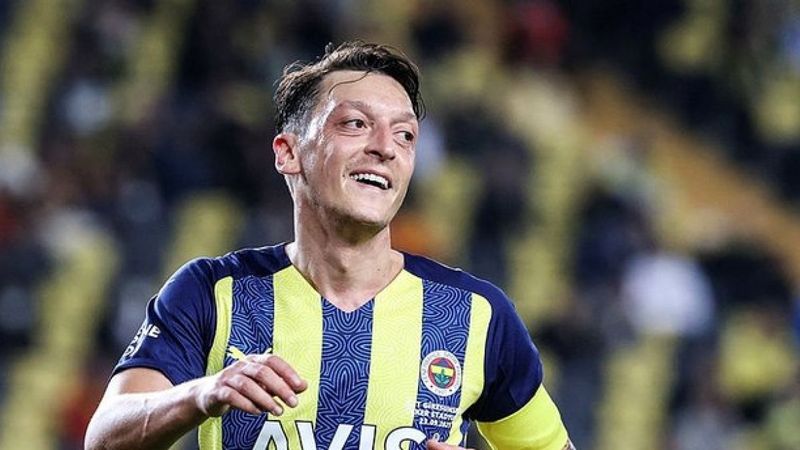 Mesut Özil kripto para mı çıkarıyor? Fenerbahçelileri sevindiren hamle!