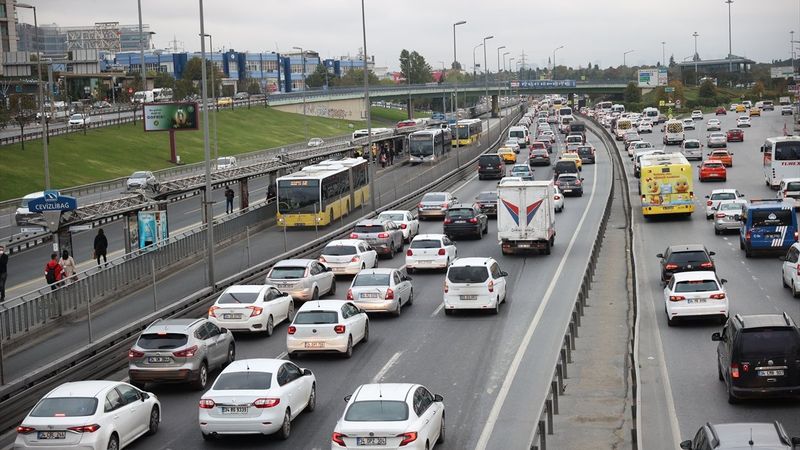 Haftanın ilk iş gününde İstanbul'da trafik yoğunluğu