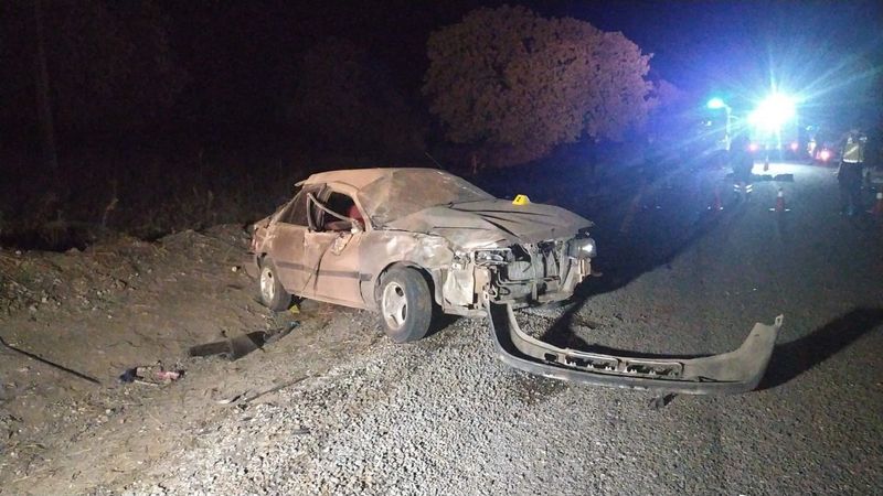 Uşak'ta otomobil şarampole devrildi: 1 ölü 1 yaralı